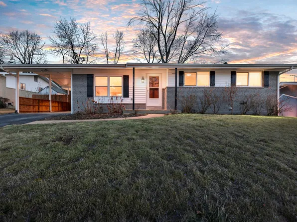 11152 Port Royal Dr, Saint Louis, MO 63146