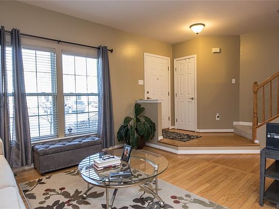 5th image of 2811 Queensland Dr #2811