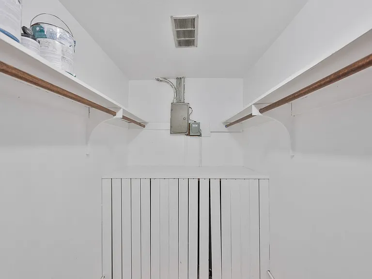 2035 Edgewater Dr #10 — Photo 15