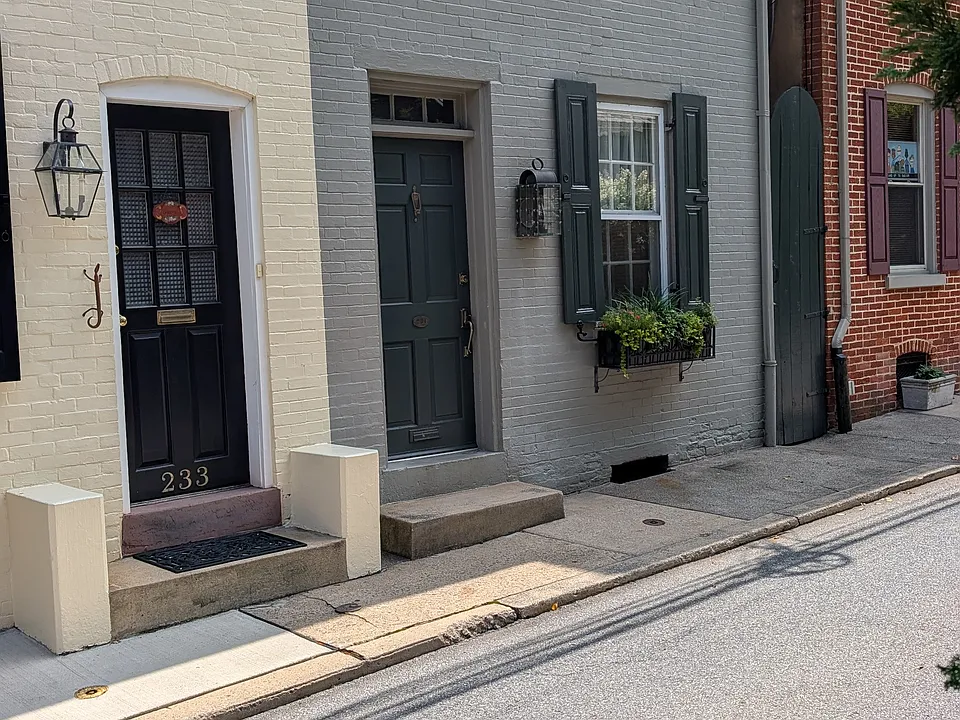 N Concord St