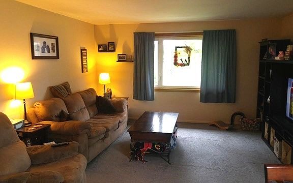 2nd image of 154 Dogwood St