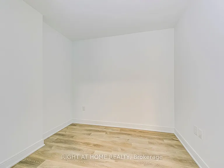 86 Dundas St E #606 — Photo 21