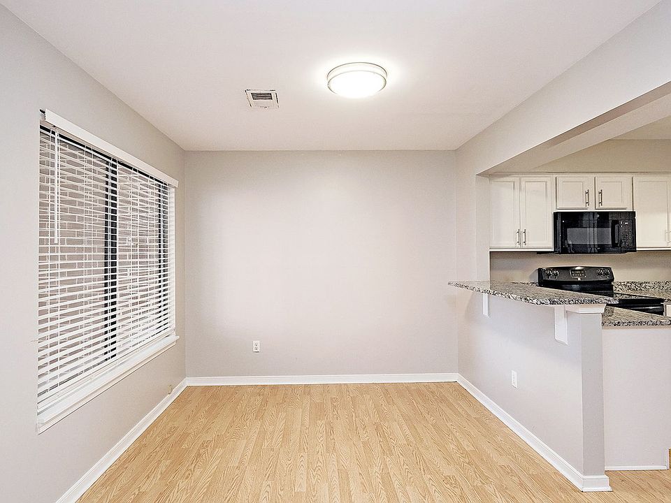 1st image of 1032 Cheshire Ct
