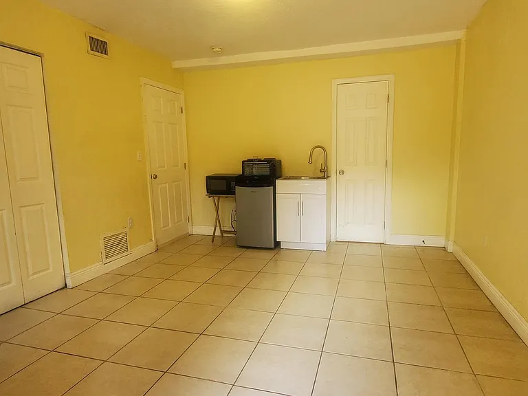 1708 NW 9th Ave #C — Photo 14