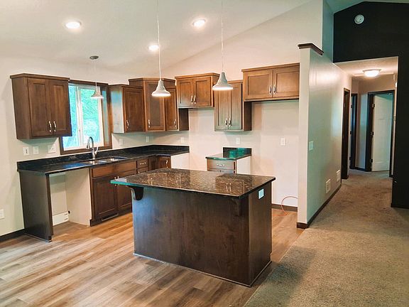 4th image of 1930 Prospect Dr NE