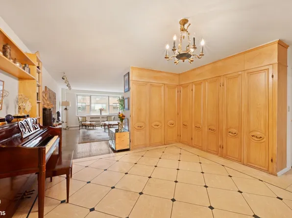 135 East 83rd Street image 7 of 7