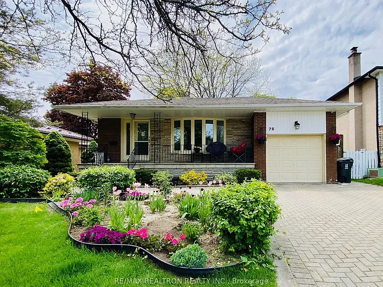 76 Clansman Blvd #LOWER — Photo 1