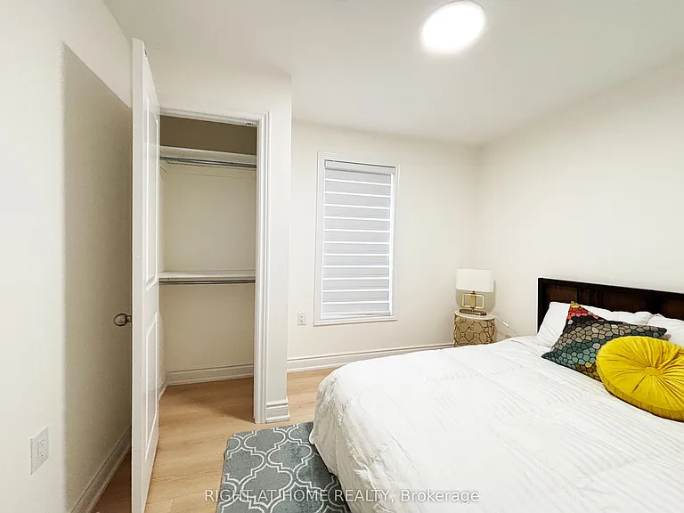 11 Holton Ave N #UPPER — Photo 25