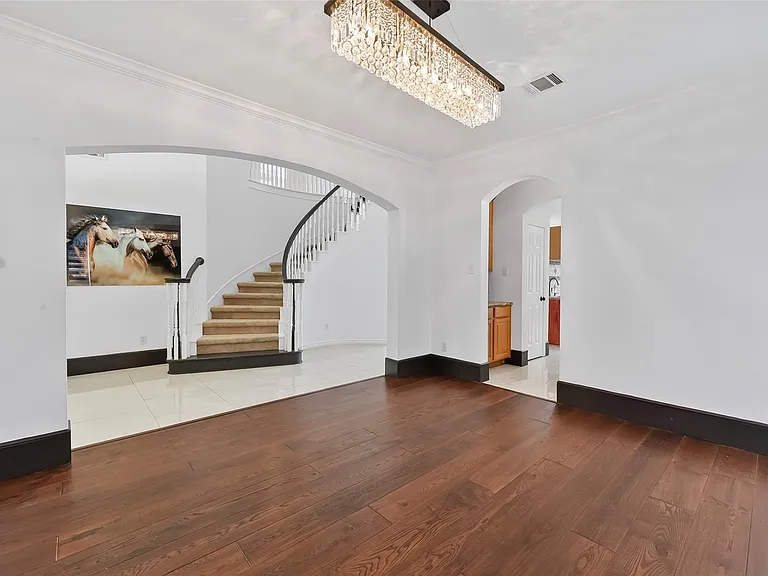 1311 Rene Ct — Photo 6