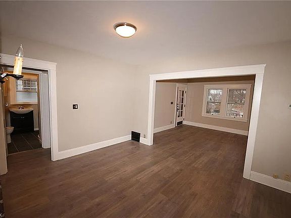 3rd image of 1593 Mars Ave