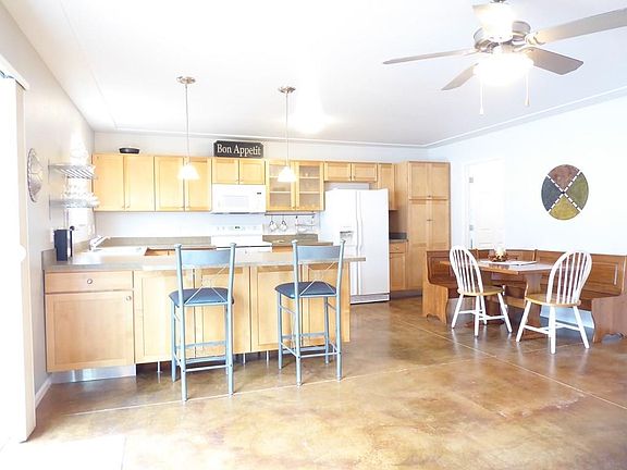 3rd image of 3794 Chamberlain Dr