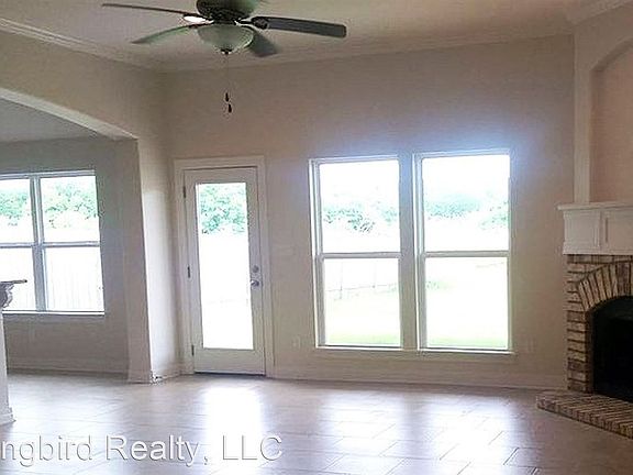 3rd image of 344 Avondale Ln