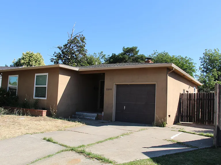 5399 Whittier Dr — Photo 6