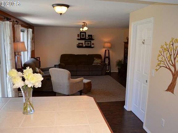 5th image of 10806 NE 79th Cir