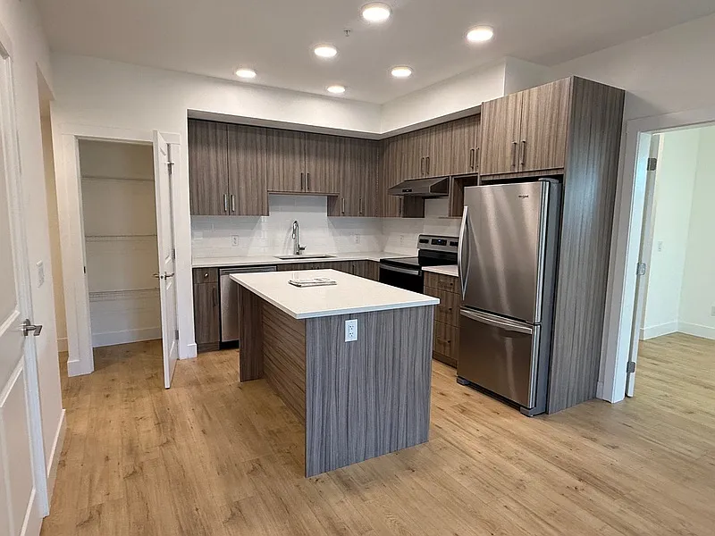 2 bed, 2.0 bath, 850 sqft, $2,400 — Photo 3