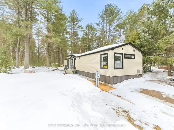 23 Hunters Run Ln, Laurentian Hills, ON K0J 1J0