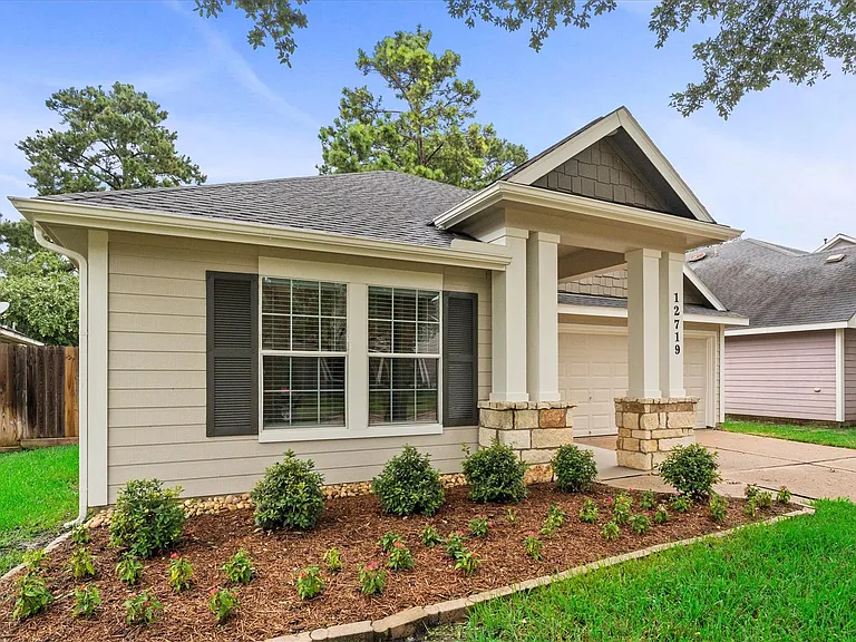 12719 Hart Hollow Ln — Photo 3
