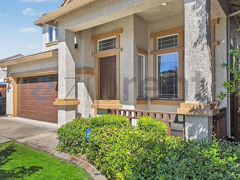 2342 Canary Dr — Photo 4