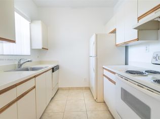 611 Cypress Lake Blvd #D15, Pompano Beach, FL 33064