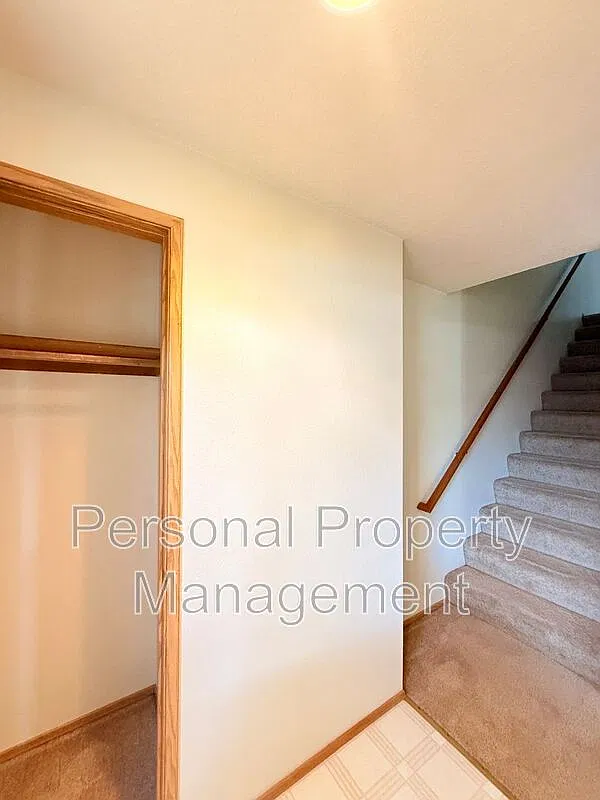 2 bed, 1.5 bath, 1204 sqft, $1,495 — Photo 3