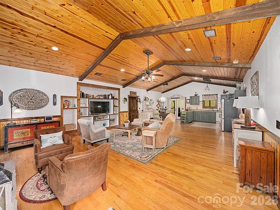 4th image of 101 Waterwheel Dr
