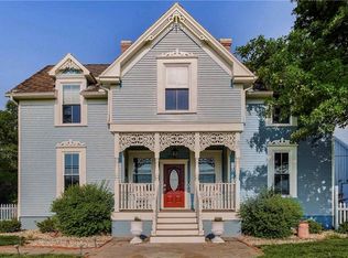 16310 Mission Rd, Stilwell, KS 66085