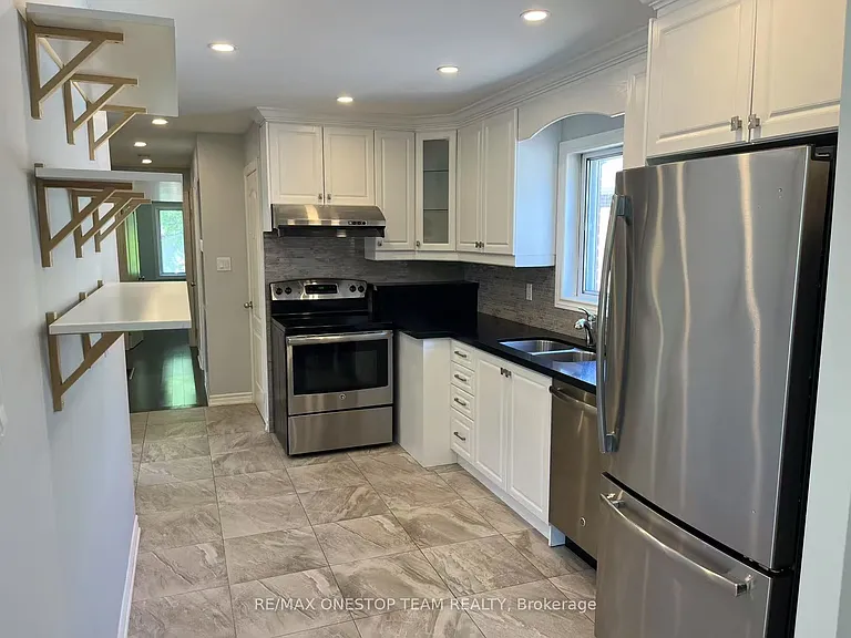 936 Pharmacy Ave — Photo 4