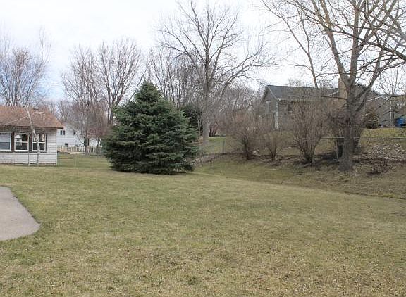 2nd image of 15798 Harwell Ave