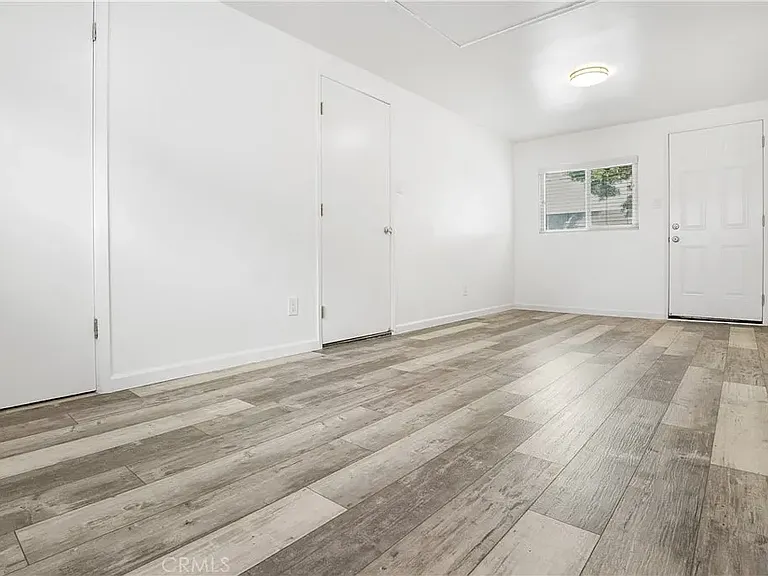 1500 Voorhees Ave — Photo 16