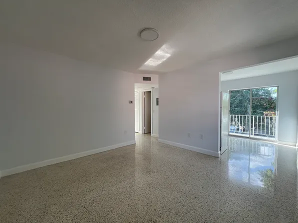 1460 SW 4th St APT 6, Miami, FL 33135