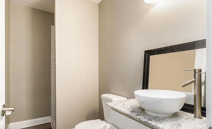 137 Avondale Ave — Photo 9