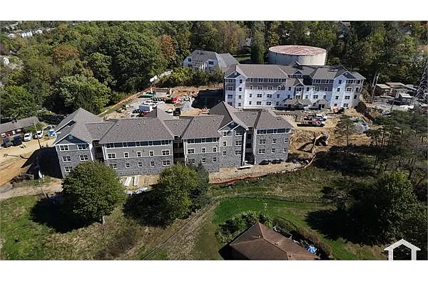 Building Photo - 4000 Hirshman Vlg