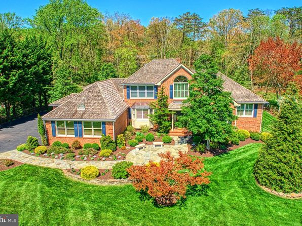 10720 Hunters Pl, Vienna, VA 22181