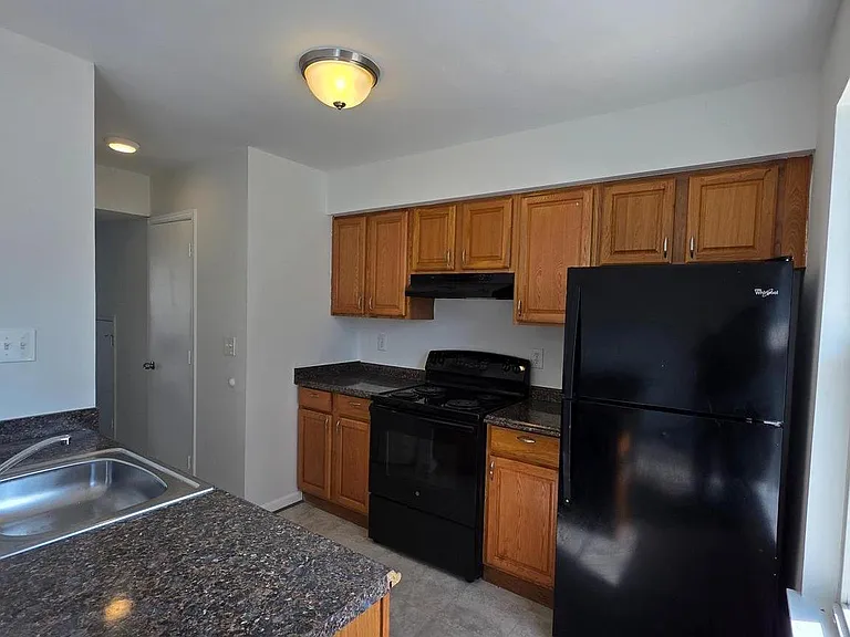 404 Trefoil Pl — Photo 5