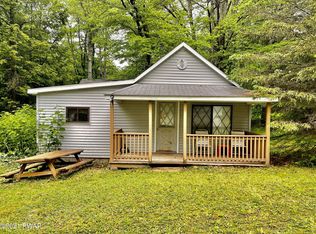 117 Sunflower Ln, Greentown, PA 18426