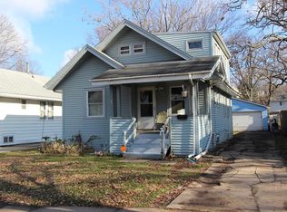 842 Daniels St NE, Cedar Rapids, IA 52402