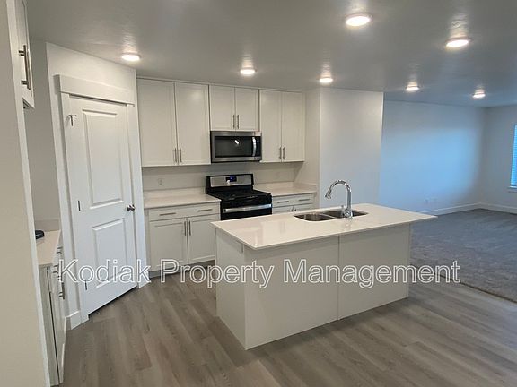 4th image of 1088 N 1840 W