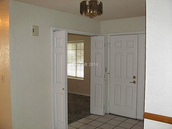 5th image of 1358 E Belcher Ln