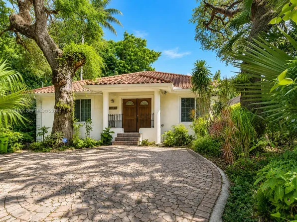 250 NE 87th St, El Portal, FL 33138