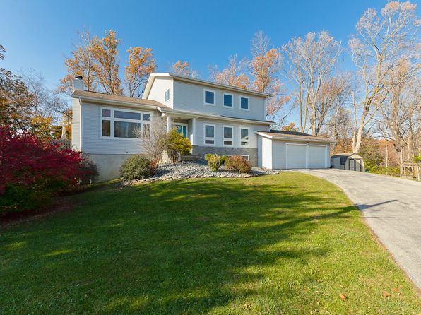 45 Sunrise Hill Rd #2