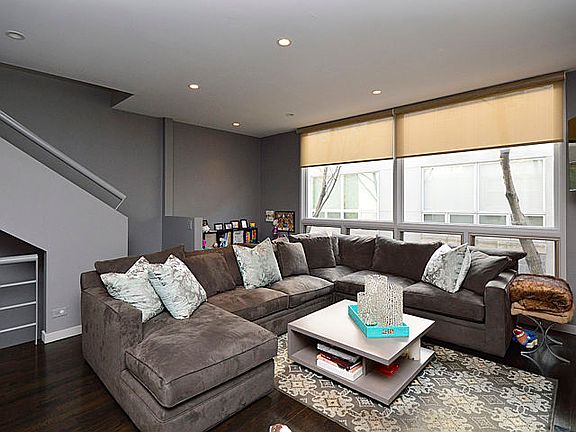 4th image of 664 N Peoria St #2N