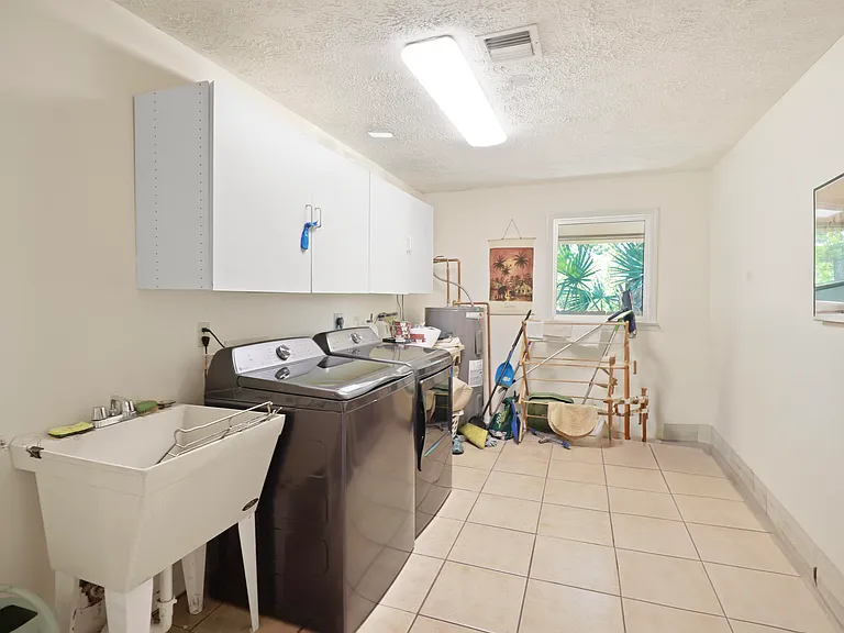 1974 SW Saint Andrews Dr — Photo 32