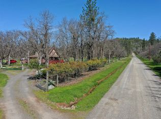 595 Rock Creek Rd, Gold Hill, OR 97525