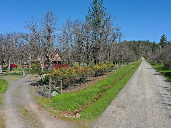 595 Rock Creek Rd, Gold Hill, OR 97525