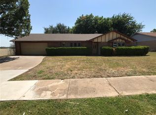 101 Lochness Ln, Benbrook, TX 76126