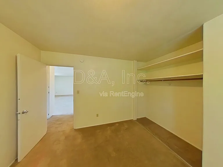 780 NW 11th St — Photo 6