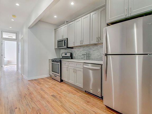 3rd image of 247 Harman St APT 2L