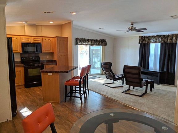 4th image of 26 Lakeview Dr