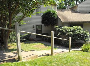1548 Colony Park Dr, Johnson City, TN 37604