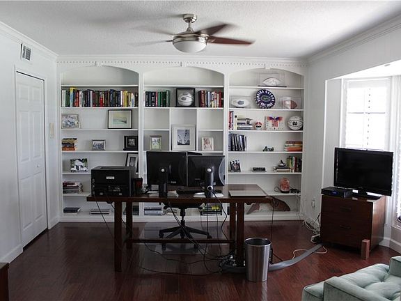 5th image of 9239 Cypress Cove Dr